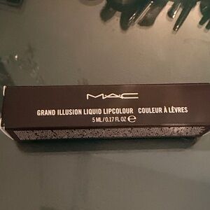 MAC Cosmetics Grand Illusion Liquid Lipcolour